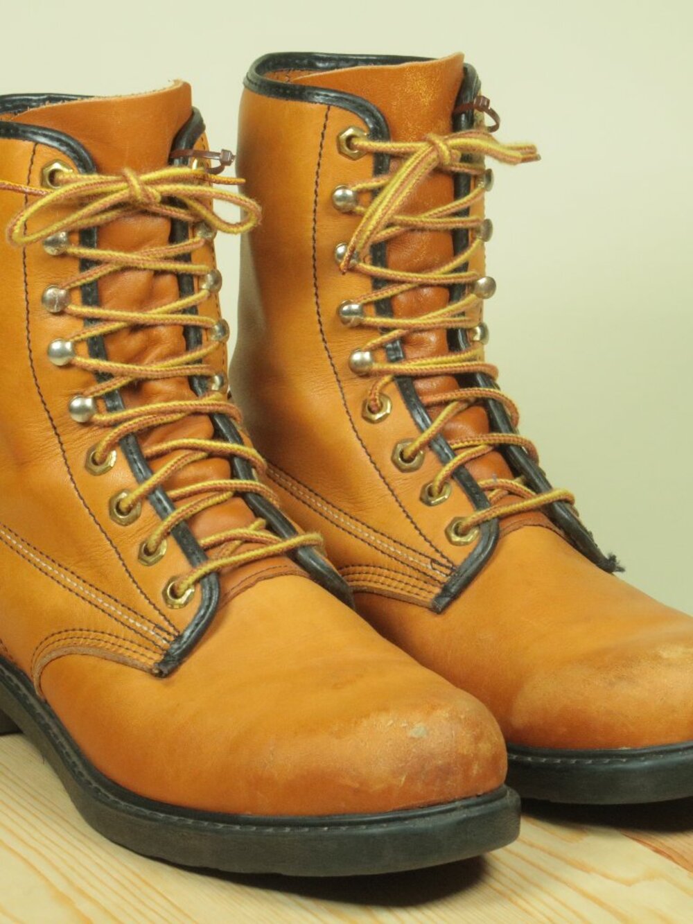Vintage Wolverine Leather Boots Mens 9B Light Brown Combat MI USA Lace Up